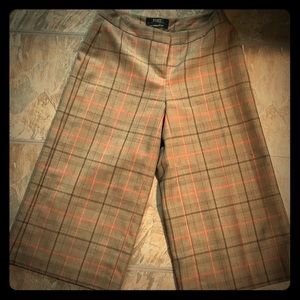 Beautiful 3/4 length trousers